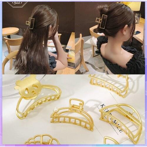 Sweet Round Pearl Hair Clips for Women Girls Korea Big Size Hair Claw Barrettes Elegant Shark Hairpins Styling Hair Accessories