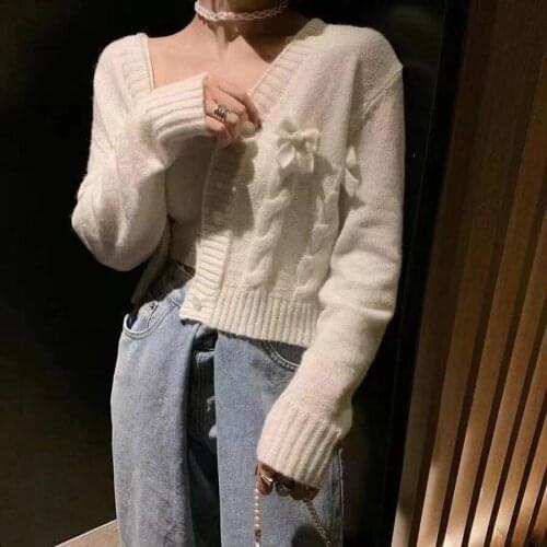2021 Autumn and Winter New Sweater Gentle Wind Sweet Bow Knit Small Cardigan Commuter Sweater Coat Womens Design Sense Top