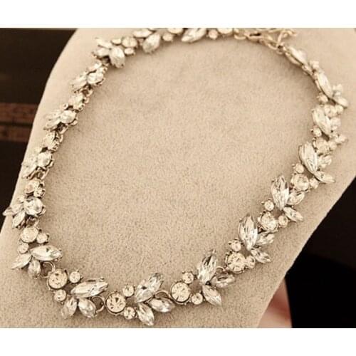 Factory Outlet bright luxury European American fashion crystal necklace short paragraph temperament leaves
