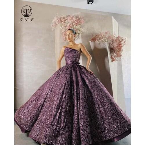 2021 Classic Quinceanera Dresses Strapless Sleeveless Bling Bling Shinny Glitter Fabric Floor Lengh Ball Gown