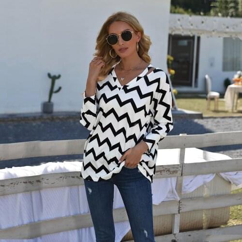 Fashion Spring Autumn T Shirt Women Corrugated V Neck Long-sleeved T-Shirts Casual Print Loose Tees Office Lady Tops