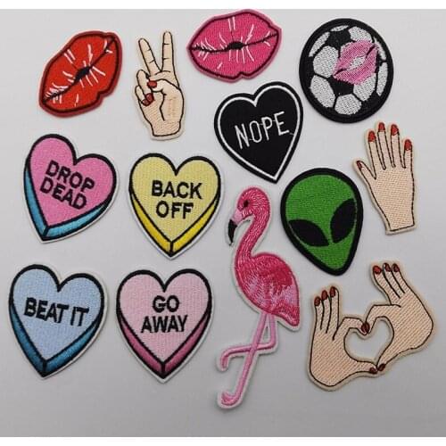 20pcs/lot Round Embroidery Patches Letters Flamingos Finger Love Alien Clothing Accessories Heat Transfer Badge Iron Clothes