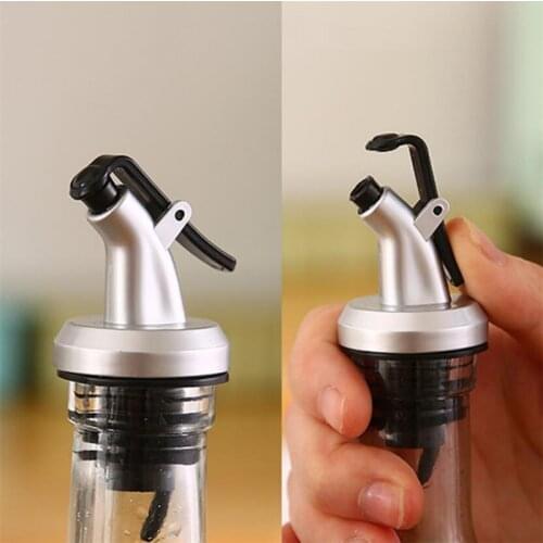 Oil Bottle Stopper Rubber Lock Plug Seal Leak-proof Food Grade Plastic Nozzle Sprayer Liquor Dispenser Wine Pourers Bar Tools