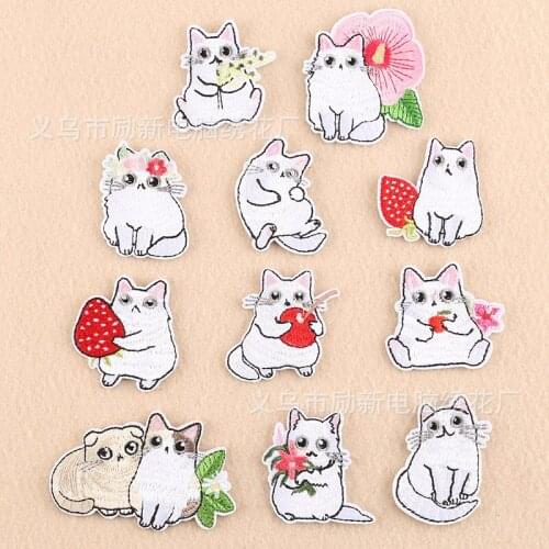 100pcs/lot Embroidery Patch White Cat Strawberry Flower Backpack Clothing Decoration Accessories Diy Iron Heat Transfer Applique