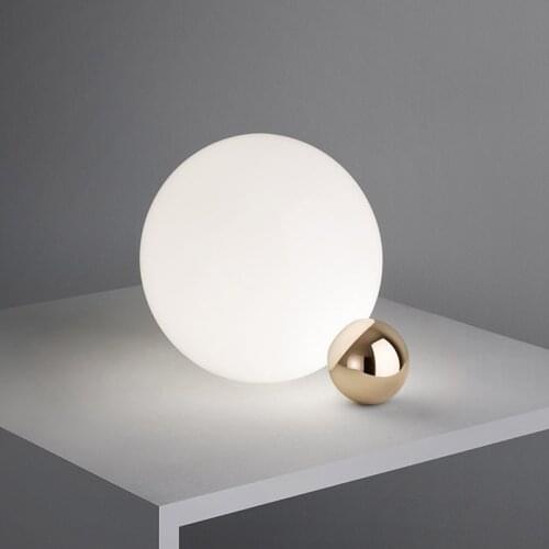 Nordic modern minimalist table lamps for living room white glass ball table light iron tripod milky round ball desk lamp Reading