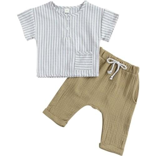 One opening Sets Of Clothes For Boys