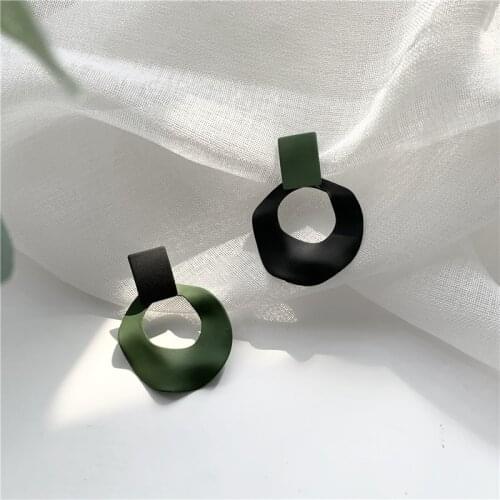 S925 Needle Metal Geometrical Irregular Round Earrings Retro Fashion Punk Stud Earrings Girl Party Accessories Women Jewelry