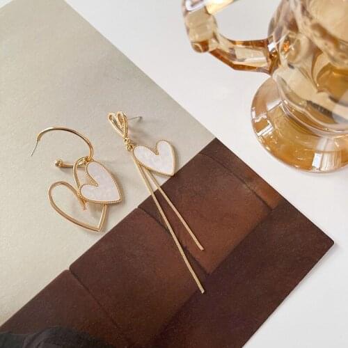 LOVOACC Korea Japan White Arcylic Resin Love Heart Earrings for Women Gold Color Metal Asymmetric Heart Drop Earrings Brincos