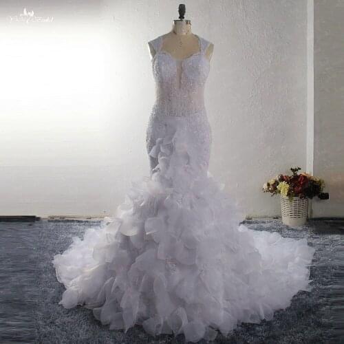 LZ267 New Design White Flowers Feathers Mermaid Wedding Dress Beaded Sleeveless Pearls Button Bridal Dresses Vestido De Noiva