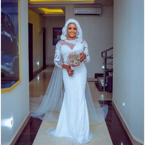 Muslim Lace Wedding Dresses Long Sleeves Sheer Neckline Beads Sequins Plus Size Women Bridal Dress Arabic Women Wedding Vestidos