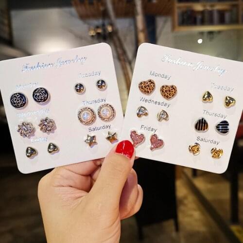Rhinestone Simple Fashion Earrings for women Small Fresh Personality Atmosphere Lovely Anti Allergy Suit Earrings