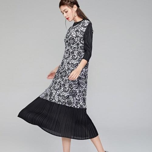 A- Line Printed Dress Female Spring and Autumn New Miyake Fold Elastic Loose Big Pendulum Ladies Pleats Dresses