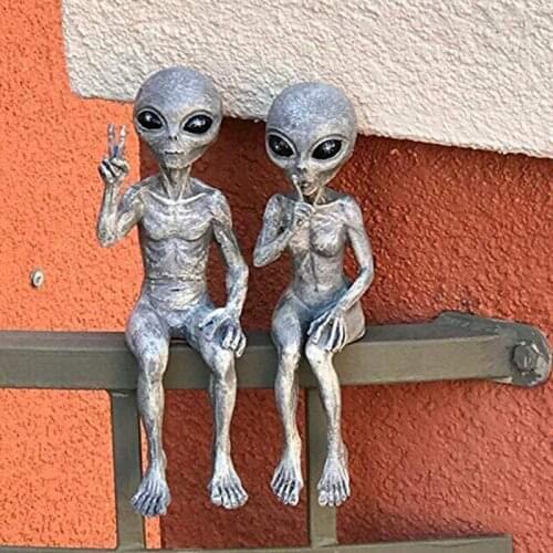 2pcs/set Alien Statue Garden Figurine Miniatures Home Office Desktop Decoration Outer Space Martians Resin Home Decor Ornaments