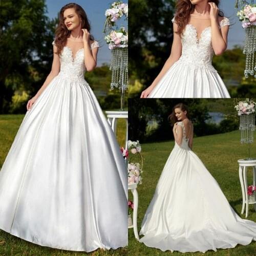 2020 Wedding Dresses Scoop Neck Capped Sleeves Lace Appliques Bridal Gowns Button Back Sweep Train A Line Wedding Dress