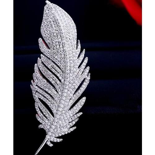 Fashion Classic Feather Brooch for Man and Women