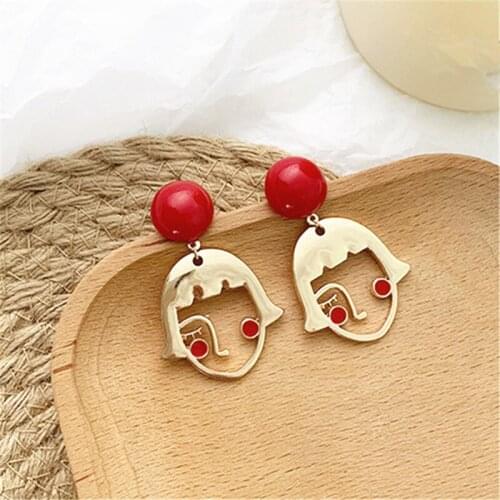Figure stud earrings Fashion temperament metal blush cute girl earrings Female contracted joker stud earrings for women jewelry