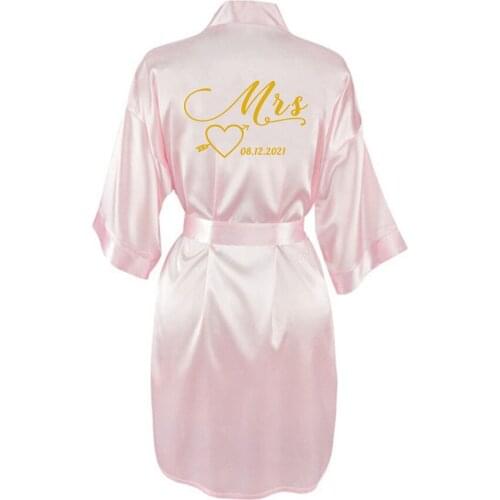 Custom Mrs Wedding Party Women Short Robe Unique Satin Wedding Robe Bride Dress Robes Personalized Party Bathrobe Supply