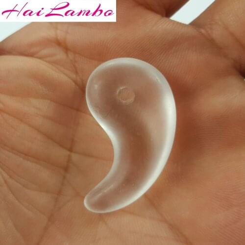 HaiLambo Perfect Pure Rock Crystal Stone Carved Magatama Pendant Comma Bead Classic Lucky Jewelry Amulet Pendant Bead Gift GY15