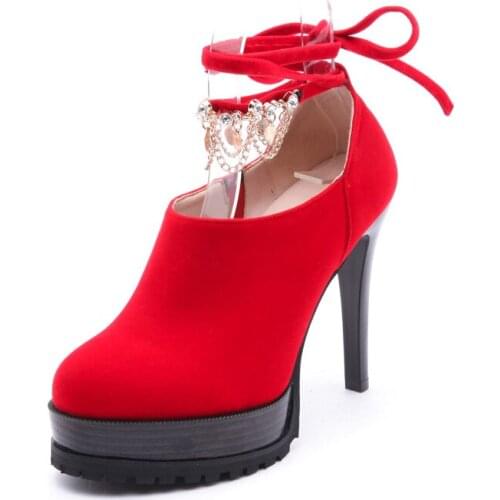 The new 2018 sexy stilettos with round head high waterproof Taiwan diamond size code 33 single shoes 18226-43