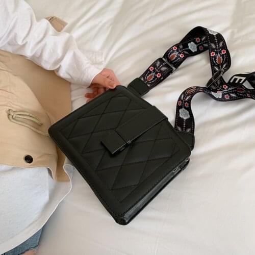 Wide Lingge Diagonal span Bag Female 2021 New Fashion Retro One Shoulder Messenger Small Square Bags Ladies