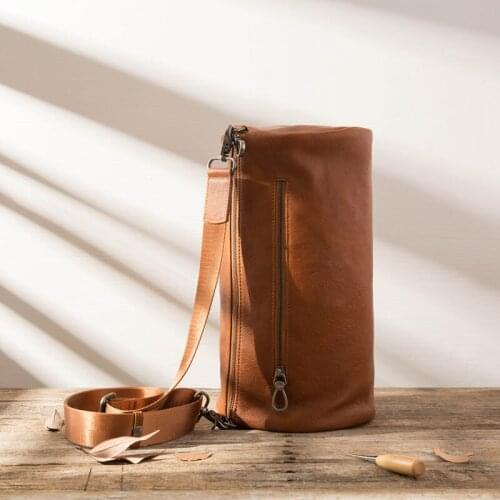 Mens first layer leather shoulder bag retro leather diagonal cross small bag handmade fashion cylinder casual mens b