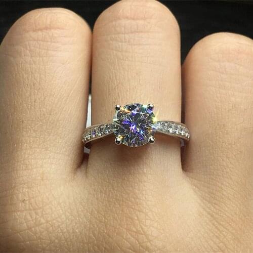 Au750 1ct Round Brilliant Cut 4 Prong Moissanite Ring 18K White Gold Lab Grown Diamond Ring Engagment Ring Jewelry For Women