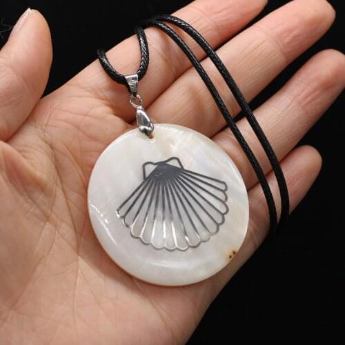 Natural Shell Necklace With Round Pendant Leather Cord 2MM Charms For Elegant Women Love Romantic Gift