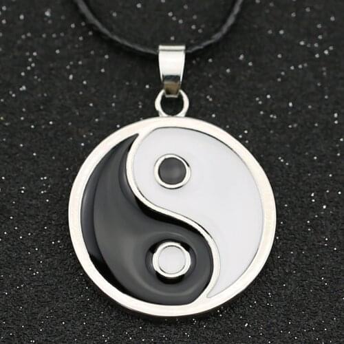 Naruto Necklace Hyuga Neji Hinata Yin Yang Eight Trigrams Tai Chi Ji Black White Enamel Pendant Fashion Anime Jewelry Wholesale