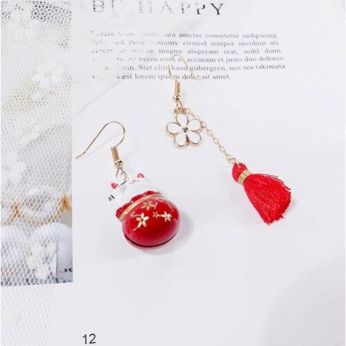 Creative Maneki Neko Fortune Cat Temperament Tassels Dangle Faux Pearl Earrings Personality Asymmetry Ear Stud