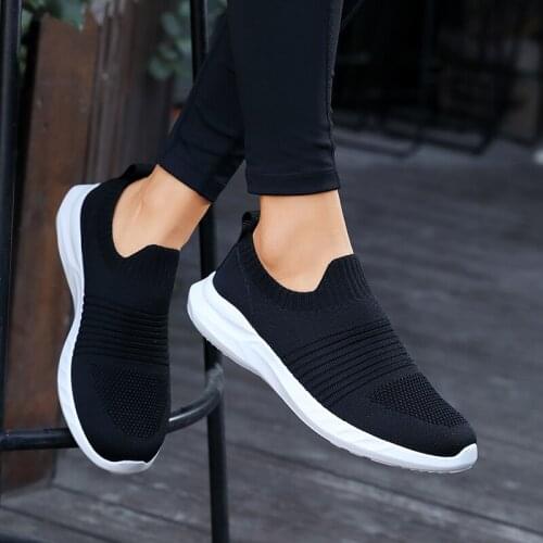 Womens shoes casual summer sports shoes running outdoor fly woven mesh elastic light non-slip vulcanized shoes 2021