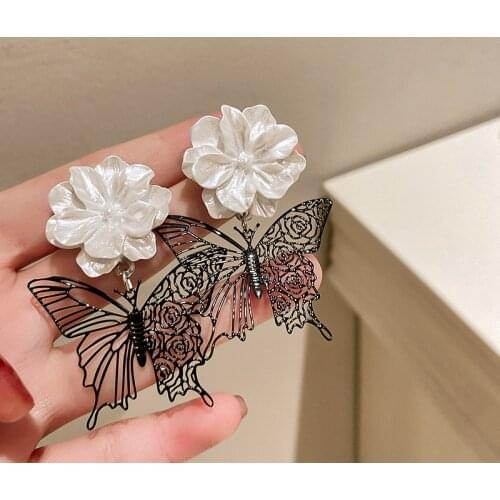 Pearl material butterfly flower earrings in 2021 new fashion minority personality temperament female earrings