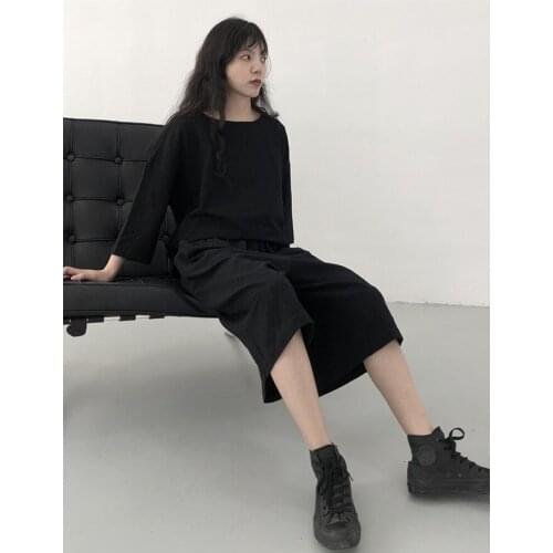 Big 2021 summer new T-shirt black short sleeve design small crowd 9-point pants short top set