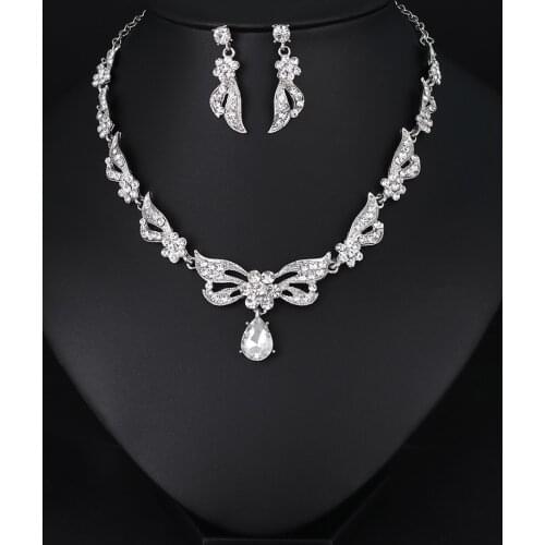 Womens Wedding Sparkling Flower Shaped Rhinestone Crystal Necklace Earrings Sets Charm Bridesmaid Bridal Jewelry Set