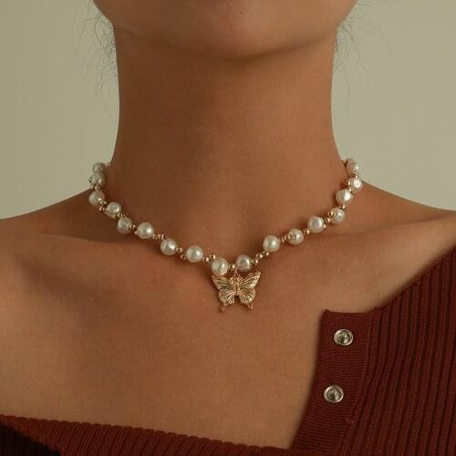 Imitation Pearls Choker Beads Twining Butterfly Pendant Necklace for Women Clavicle Chain Short Necklaces 2021 Fashion Jewelry