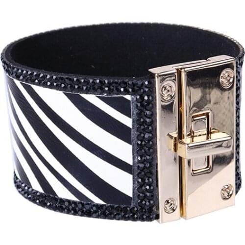Fashion Boutique Striped Leather Button Removable Bracelet Womens Round Metal Mosaic Glass Black And White Grain Bracelet