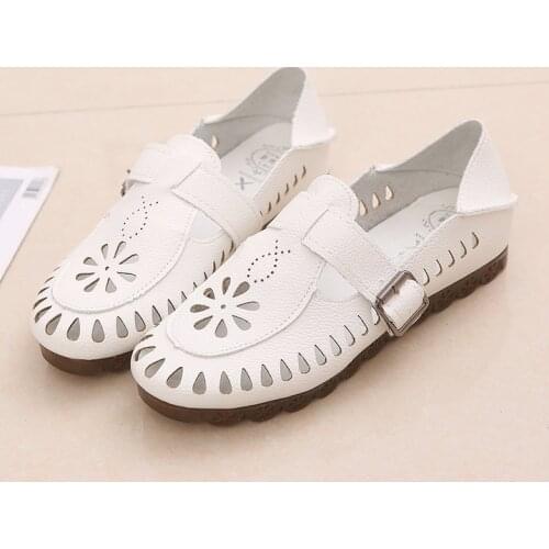 2021 New Spring and Summer Womens Flat Shoes Solid Color Two Wear Round Head Comfortable Flat Bottom Hollow Super Soft Hole