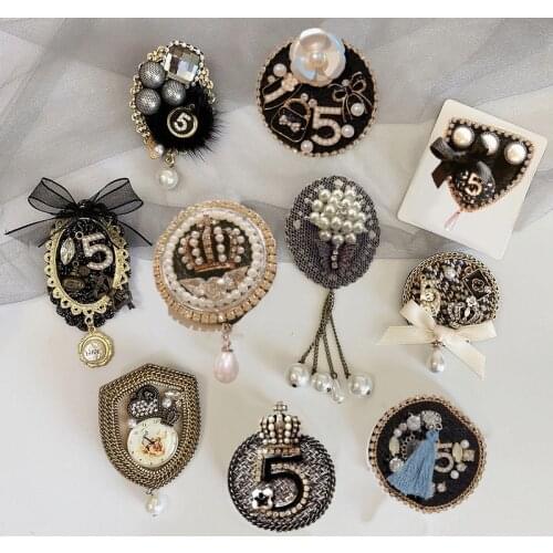 Vintage pearl pendant 5 pearls brooch luxury jacket flowers Lapel Pins Brooches Bow Fabric Jewelry for Women