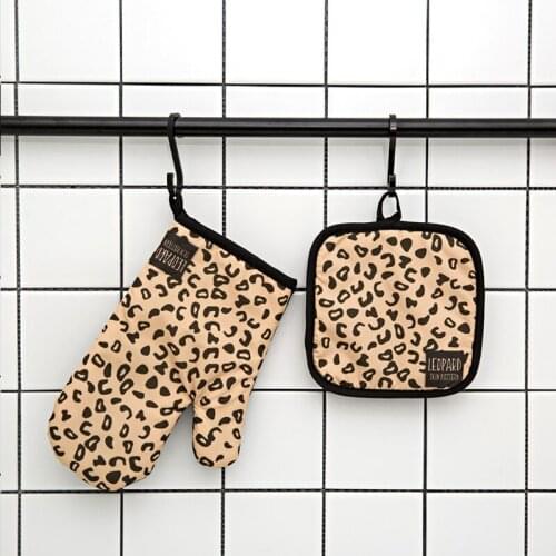 Dawndesslo Aprons And Potholders