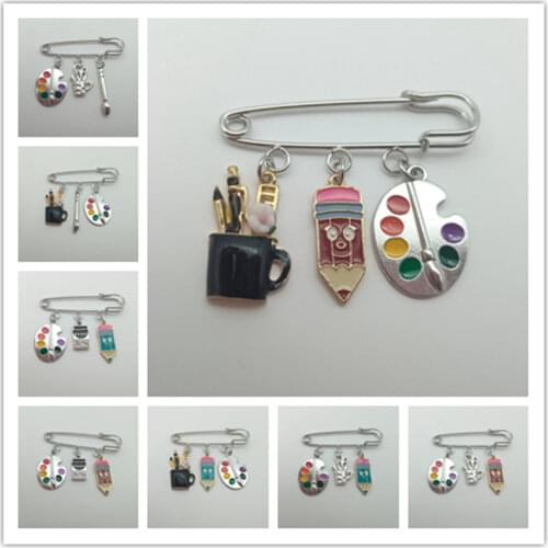 The new fashion teacher and scholar brooch will give you a lot of inspiration. Small gift brooch for teachers and students