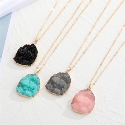 2021 New Design Vintage Pink Grey Pendant Necklaces Fake Stone Quartz Geode Necklace Women Jewelry Statement N52 Drop Shipping