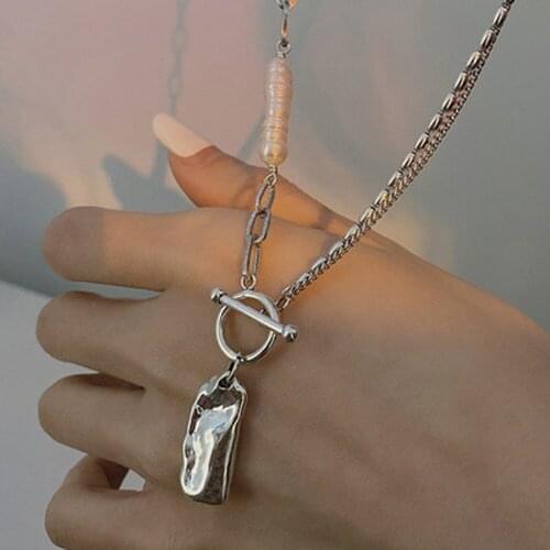 European And American Fashion Irregular Pearl Necklace Buckle South Korean Hot Niche Design Accessories Of Femininity