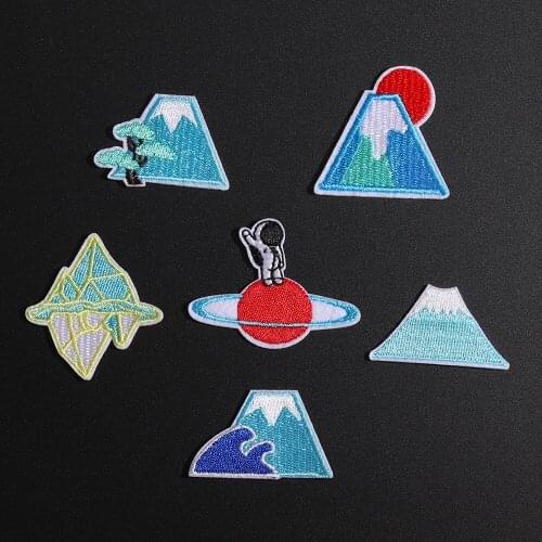 Mount Tree Fuji Japan Patches Sun Rise Sinks in the Mountain Appliques Iron On Clothes Decor Space Astronaut Badges for Kids