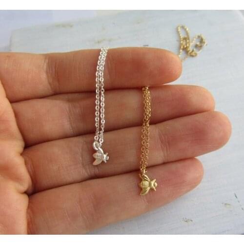 Small Honey Bee Bumble Bee Necklace Queen Bee Necklaces Cute Insect Bumblebee Beehive Necklaces Animal insect pendant jewelry