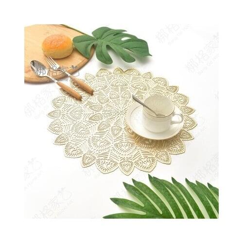 Nordic PVC Geometric Hollow Placemat Heat Resistant Peacock Tail Hot Gold PVC Hollow Insulation Pads Dining Table Decoration