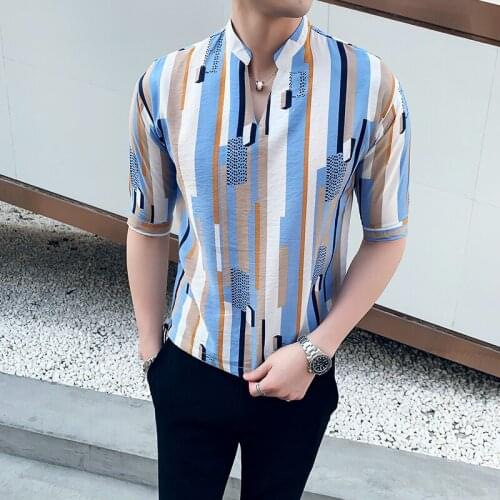 New Shredded Half-sleeve shirt for Summer 2019 Loose Vertical Stripe Printed Short-sleeve shirt for Men 2120-P55