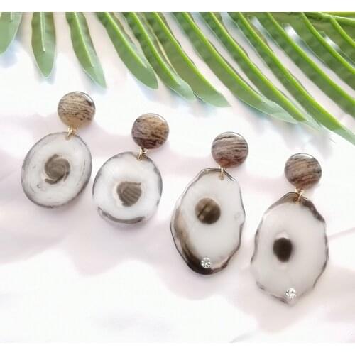 Accessories A7 new texture irregular color resin street shot net red atmospheric Earrings