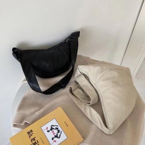 2021 New Women‘s Bag Ladies Small Shoulder Bag PU Leather Soft Hobos Bag Korean Style Youth Crossbody Bag Wide Straps Whole Sale