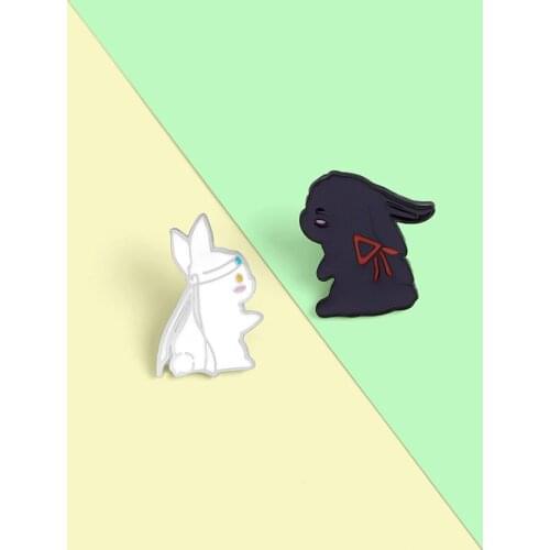 Cute Lucky Rabbit Brooch Fashion Enamel Lapel Pin Jewelry Cartoon Animal Theme Pins White Black Color Available Kids Gift New