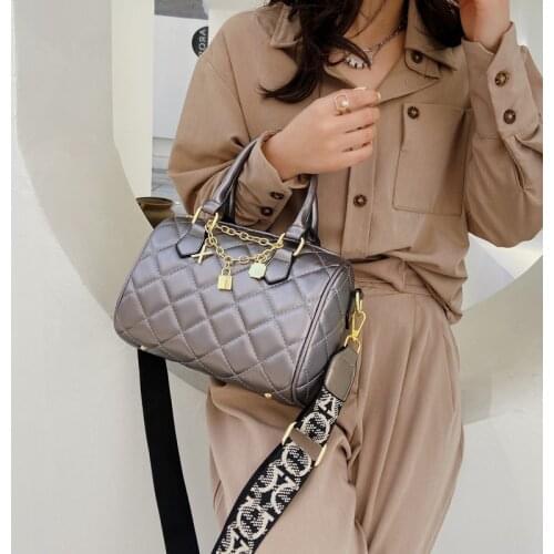 Boston Shape Womens Handbag Womens Totes Bag 2021 Chain Messenger Bag Fashion Shoulder Crossbody Simple Purse Bag