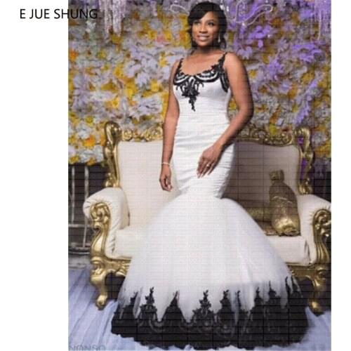 E JUE SHUNG White And Black Lace Appliques Mermaid Wedding Dresses 2019 Spaghetti Straps Cheap Wedding Gowns robe de soiree